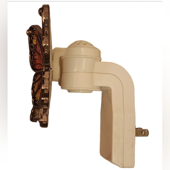 Bath & Body Works Butterfly Wallflower Diffuser Plug-In " - Picture 3 of 3